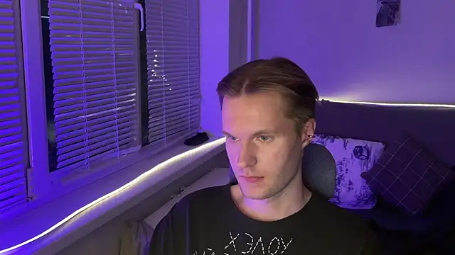 Snapshot of Leonnextdoor chatting on January 2026 08:58:01 PM Leonnextdoor online show from January 2026 08:58:01 PM