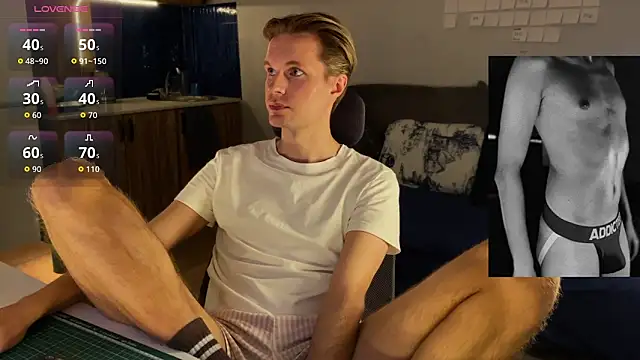 Snapshot of Leonnextdoor chatting on February 2026 06:11:02 PM Leonnextdoor online show from February 2026 06:11:02 PM