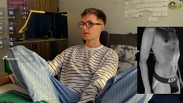 Snapshot of Leonnextdoor chatting on February 2026 10:03:02 AM Leonnextdoor online show from February 2026 10:03:02 AM