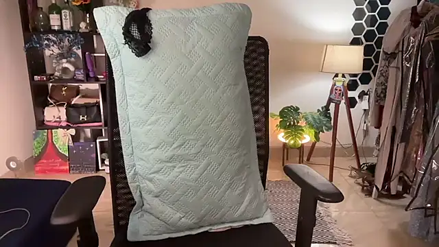 roseofvenom online show from February 2026 07:39:02 PM