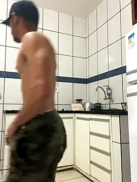 Snapshot of M1chup chatting on November 2025 01:43:03 PM M1chup online show from November 2025 01:43:03 PM