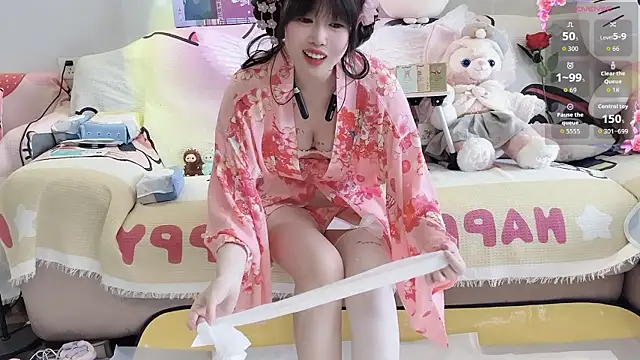 Snapshot of Alien1227 chatting on October 2025 06:25:02 AM Alien1227 online show from October 2025 06:25:02 AM