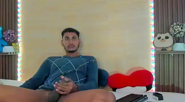 Snapshot of Evans777_ chatting on January 2025 08:10:01 PM Evans777 online show from January 2025 08:10:01 PM