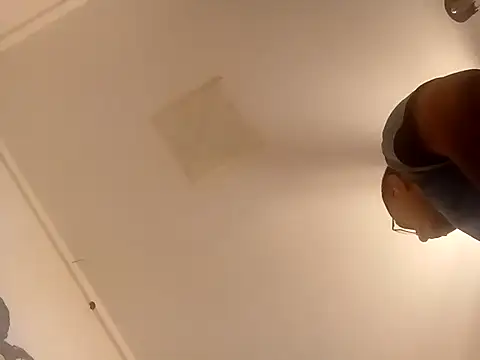 k1oudE online show from March 2026 12:05:01 AM