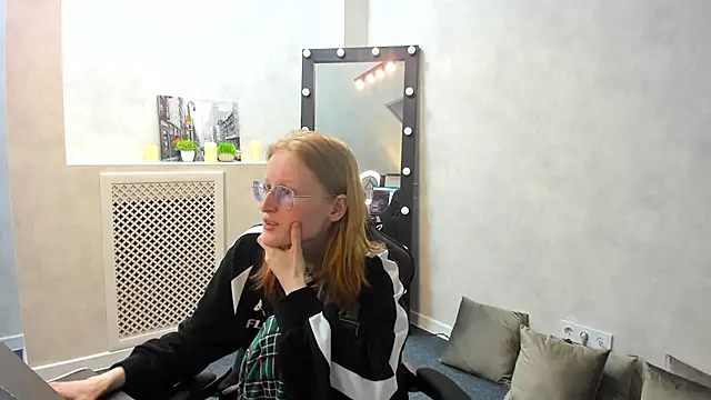 ElizabethHarpper online show from January 2025 11:13:02 AM