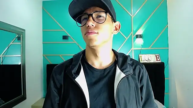 Snapshot of RyanPricee chatting on January 2025 02:20:01 AM RyanPricee online show from January 2025 02:20:01 AM