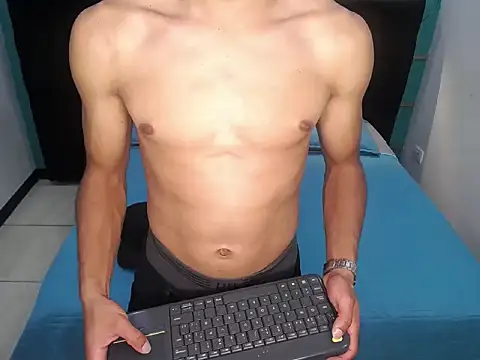 Snapshot of RyanPricee chatting on January 2025 05:30:01 AM RyanPricee online show from January 2025 05:30:01 AM