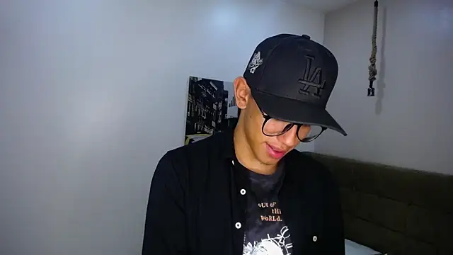 Snapshot of RyanPricee chatting on January 2025 08:09:01 PM RyanPricee online show from January 2025 08:09:01 PM