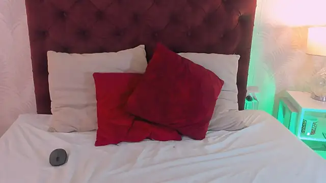 Snapshot of Angel_Khouri chatting on February 2025 11:06:02 PM Angel Khouri online show from February 2025 11:06:02 PM