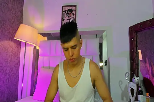 Snapshot of Angel_Khouri chatting on February 2025 08:53:02 PM Angel Khouri online show from February 2025 08:53:02 PM