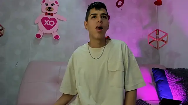 Snapshot of Angel_Khouri chatting on February 2025 03:17:02 AM Angel Khouri online show from February 2025 03:17:02 AM