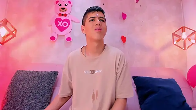 Snapshot of Angel_Khouri chatting on February 2025 03:45:01 AM Angel Khouri online show from February 2025 03:45:01 AM