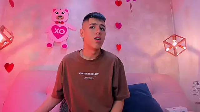 Snapshot of Angel_Khouri chatting on February 2025 03:34:02 AM Angel Khouri online show from February 2025 03:34:02 AM