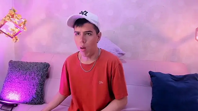 Snapshot of Angel_Khouri chatting on March 2025 04:41:02 AM Angel Khouri online show from March 2025 04:41:02 AM