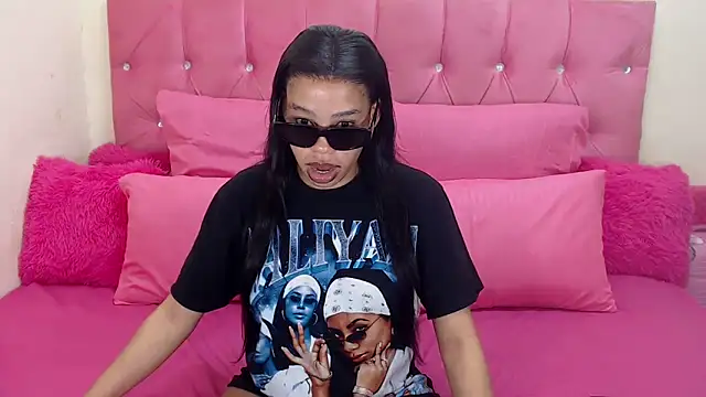 Snapshot of naughtiest_baddy chatting on September 2025 07:50:02 PM naughtiest baddy online show from September 2025 07:50:02 PM