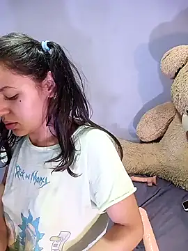 Snapshot of Danni_shy chatting on January 2025 12:06:02 AM Danni shy online show from January 2025 12:06:02 AM