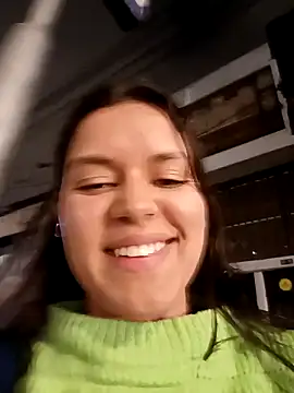 Snapshot of Danni_shy chatting on March 2025 01:42:02 AM Danni shy online show from March 2025 01:42:02 AM