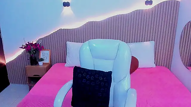 Annie kurt  online show from September 2025 09:26:02 PM