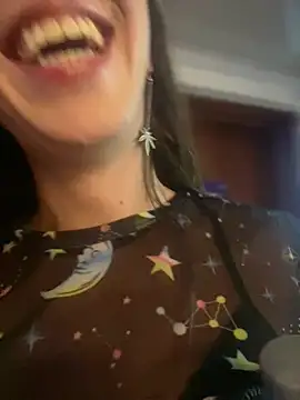 Snapshot of Sara_Davina chatting on June 2026 04:11:02 AM Sara Davina online show from June 2026 04:11:02 AM