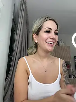 Snapshot of amiraroshen chatting on January 2026 05:56:01 AM amiraroshen online show from January 2026 05:56:01 AM