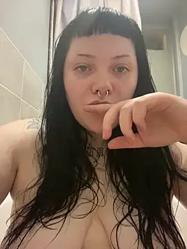 Gothicsiren online show from December 2024 07:43:02 PM