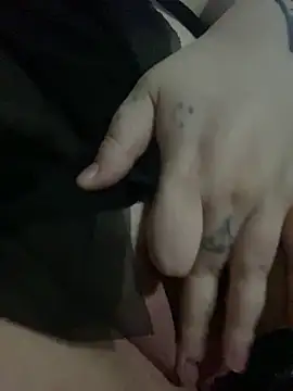 Gothicsiren online show from January 2025 04:10:02 AM