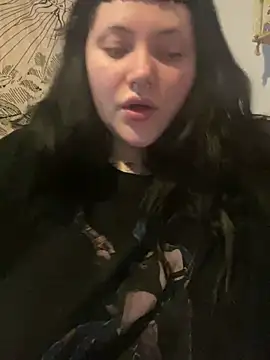 Gothicsiren online show from February 2025 12:36:02 PM