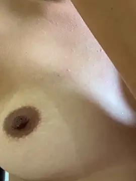 Snapshot of millenamoreninha chatting on April 2026 12:36:02 PM millenamoreninha online show from April 2026 12:36:02 PM