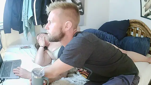 Snapshot of bjay1210 chatting on January 2025 03:26:02 AM bjay1210 online show from January 2025 03:26:02 AM