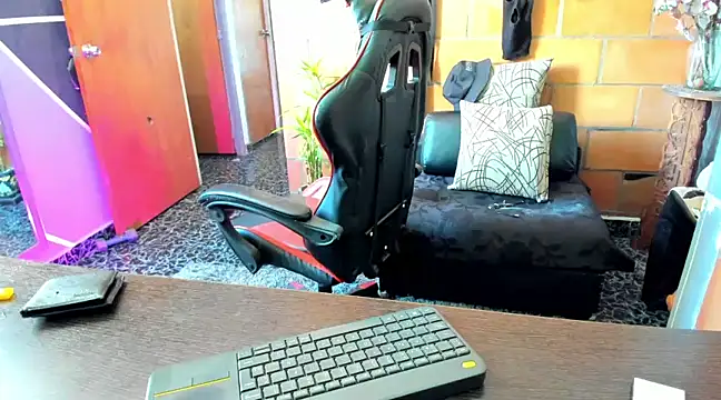 Adam Valenciia online show from March 2025 03:13:02 PM