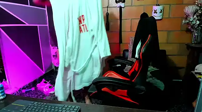 Adam Valenciia online show from March 2025 11:16:01 PM