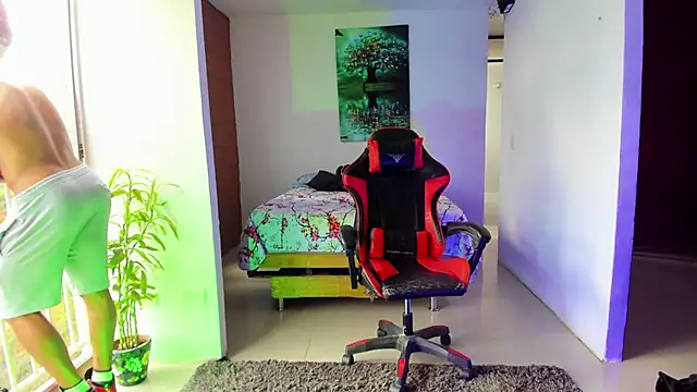 Adam Valenciia online show from October 2025 07:23:02 PM