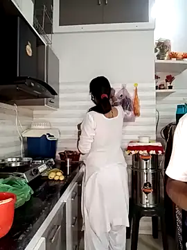 Snapshot of Best-Couple chatting on January 2025 05:19:02 AM Best-Couple online show from January 2025 05:19:02 AM