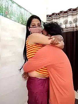 Snapshot of Best-Couple chatting on February 2025 09:41:01 AM Best-Couple online show from February 2025 09:41:01 AM