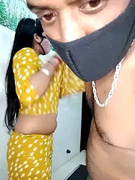 Snapshot of Best-Couple chatting on February 2025 08:50:01 AM Best-Couple online show from February 2025 08:50:01 AM