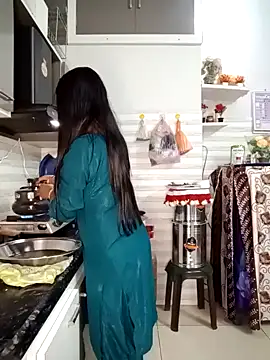 Snapshot of Best-Couple chatting on February 2025 07:18:01 AM Best-Couple online show from February 2025 07:18:01 AM