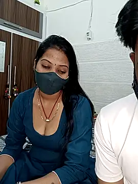 Snapshot of Best-Couple chatting on February 2025 09:33:01 AM Best-Couple online show from February 2025 09:33:01 AM