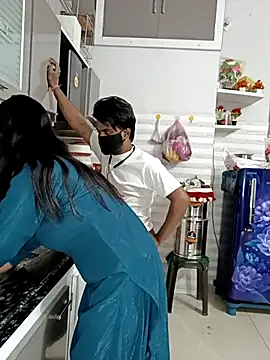 Snapshot of Best-Couple chatting on March 2025 09:20:02 AM Best-Couple online show from March 2025 09:20:02 AM