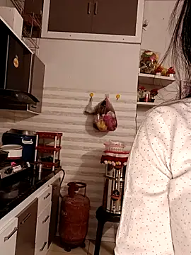 Snapshot of Best-Couple chatting on March 2025 05:43:02 AM Best-Couple online show from March 2025 05:43:02 AM