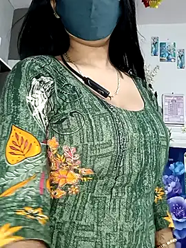 Snapshot of Best-Couple chatting on September 2025 02:58:02 AM Best-Couple online show from September 2025 02:58:02 AM