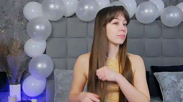 Snapshot of TheEmma chatting on February 2025 07:58:02 AM TheEmma online show from February 2025 07:58:02 AM