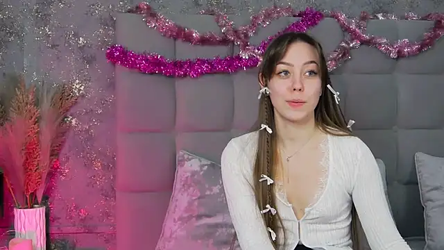 Snapshot of TheEmma chatting on February 2025 05:36:02 PM TheEmma online show from February 2025 05:36:02 PM