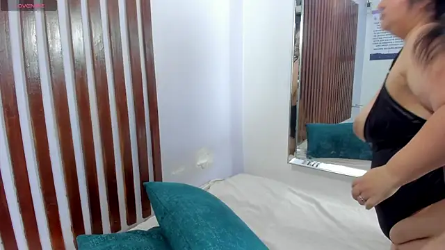 Snapshot of KRYSSTARITTER4 chatting on February 2025 03:53:01 PM KRYSSTARITTER4 online show from February 2025 03:53:01 PM