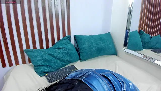 Snapshot of KRYSSTARITTER4 chatting on February 2025 10:04:02 AM KRYSSTARITTER4 online show from February 2025 10:04:02 AM