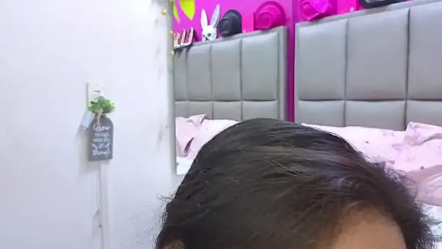 KRYSSTARITTER4 online show from May 2026 03:48:01 AM
