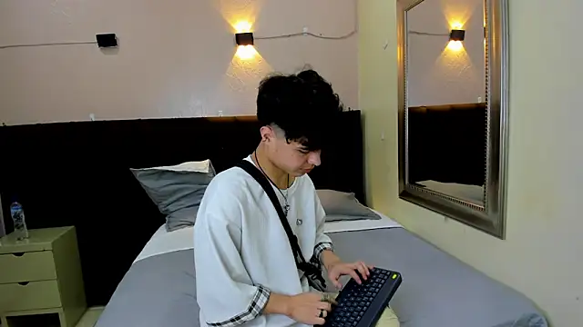 CollinStone online show from November 2025 07:02:02 PM