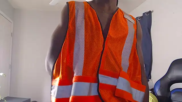 Snapshot of dominatingblacklove chatting on January 2025 01:58:01 AM dominatingblacklove online show from January 2025 01:58:01 AM