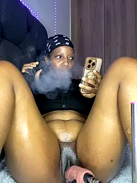 Snapshot of Thando04 chatting on October 2025 06:09:02 PM Thando04 online show from October 2025 06:09:02 PM