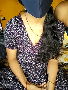 lovelygirl4567 online show from February 2025 05:18:02 AM