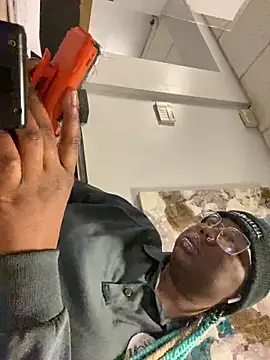 Snapshot of DamnBubbles chatting on January 2025 09:45:01 PM DamnBubbles online show from January 2025 09:45:01 PM